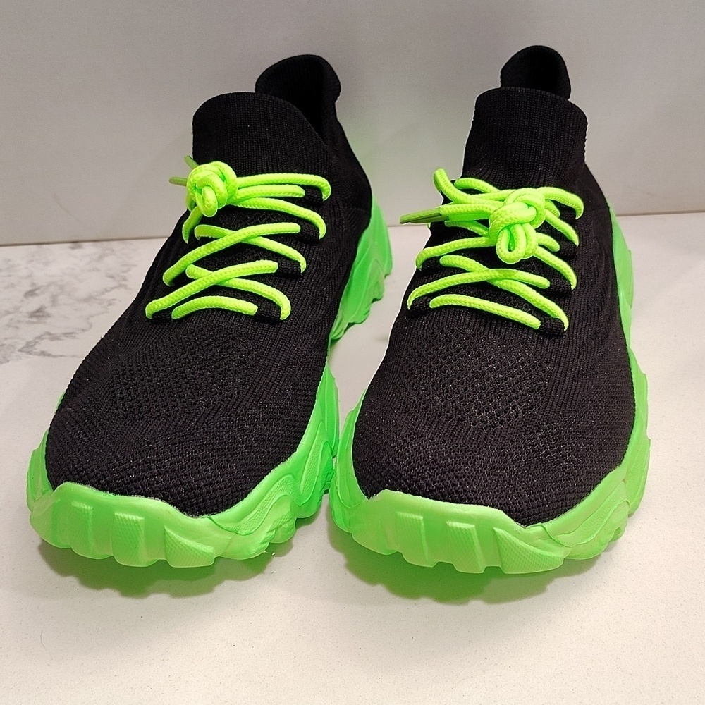 Neon Green And Black Lace Up Lightweight Sneakers 8 39 New